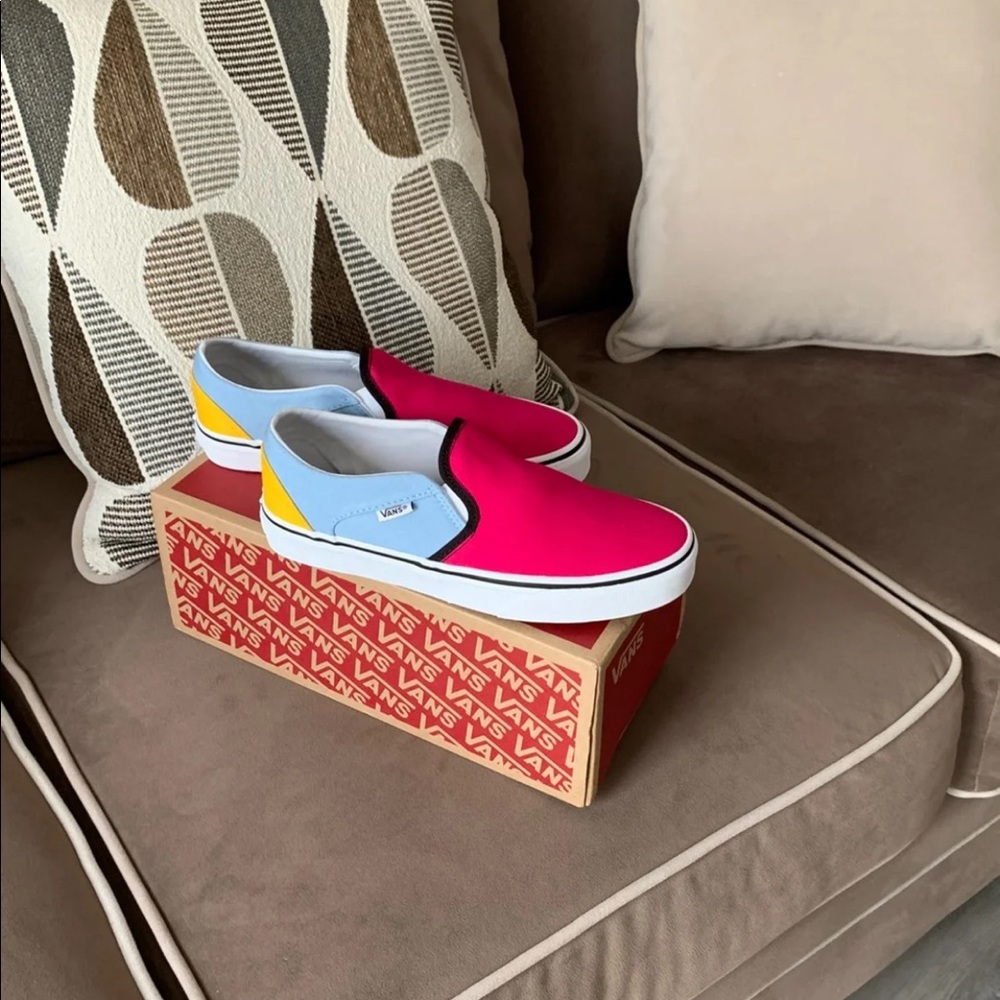 *BRAND NEW* VANS PINK/BLUE/YELLOW SIZE 7.5